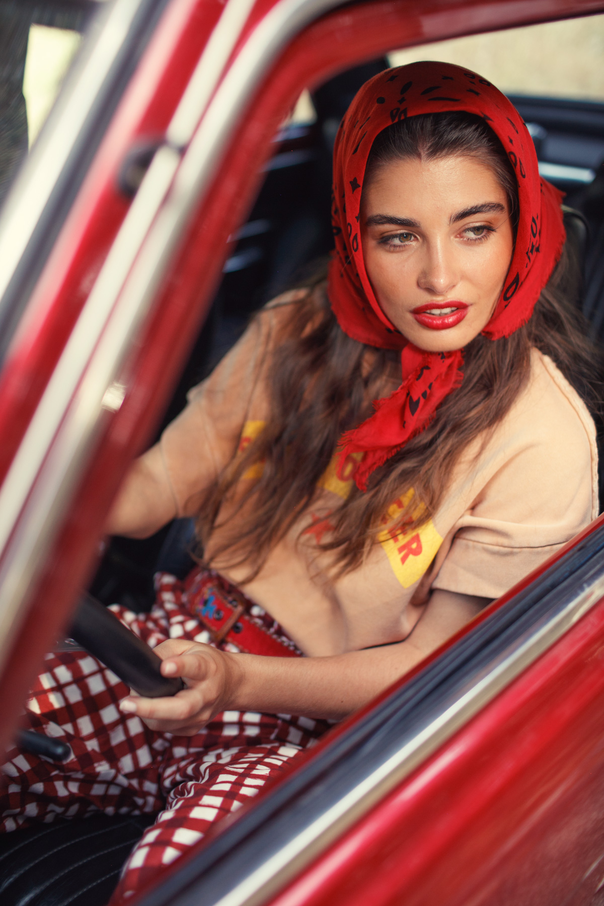 Spodnie w bordową kratę 5